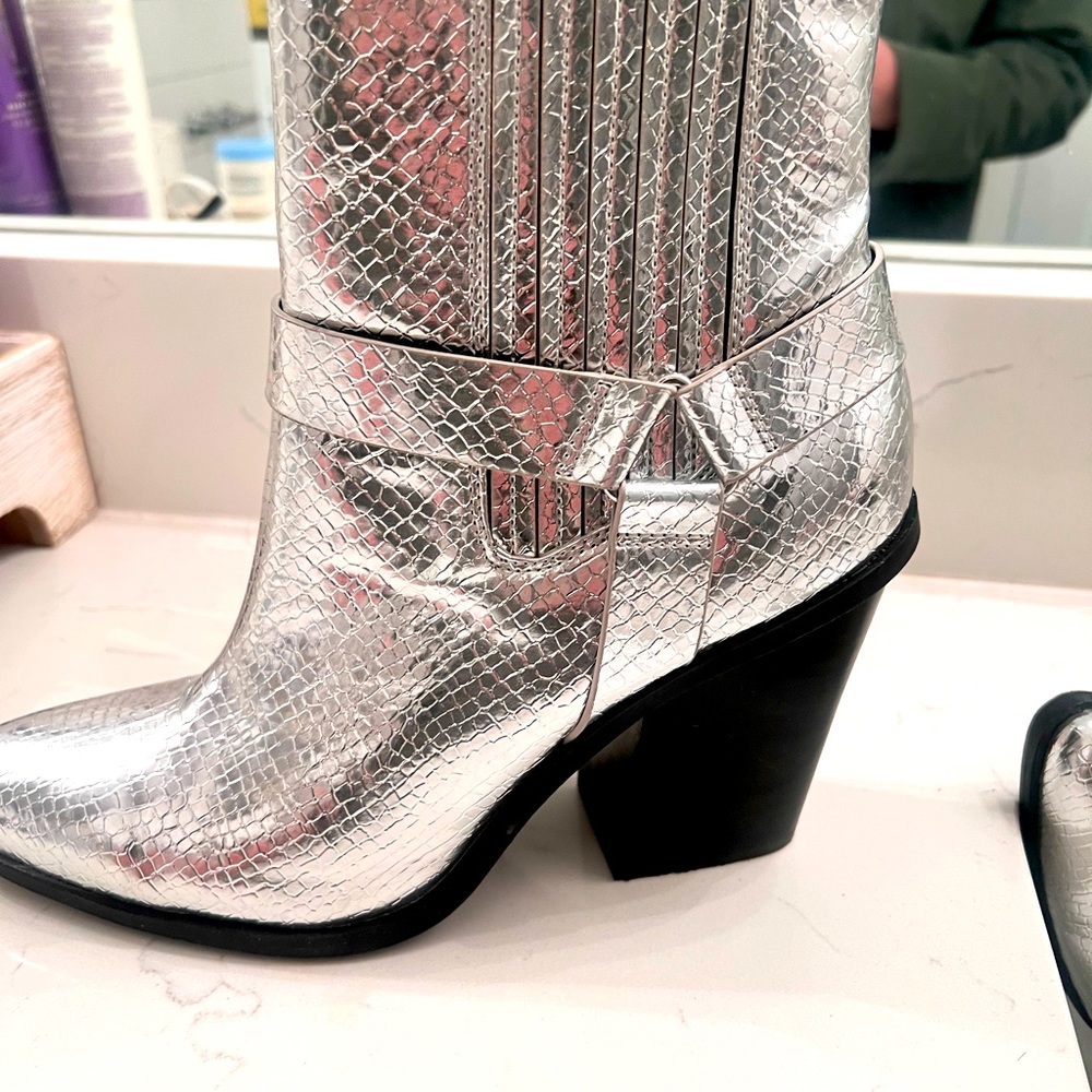 DV Dolce Vita  Boots - Picture 5 of 8